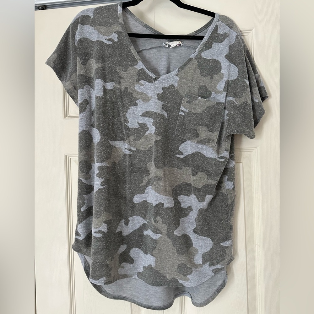 Short sleeved army print shirt